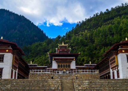 LHAKHANG KARPO